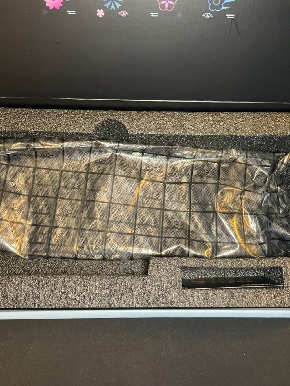 AMD Radeon RX 6750xt Limited Edition Box - Picture 7 of 9